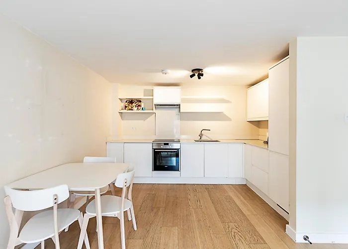 City Relay Sleek Apartment In Belgravia